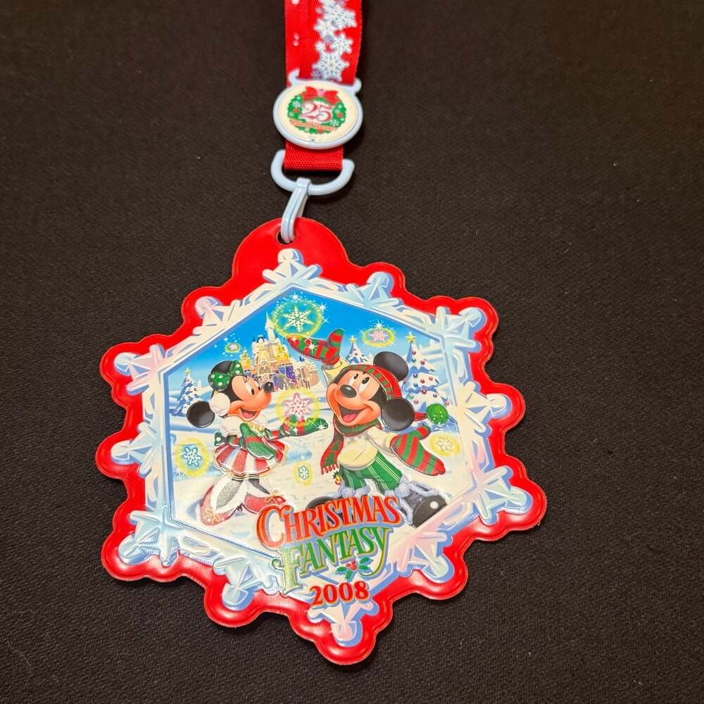 Tokyo Disney Resort Christmas Fantasy 2008 Snowflake Pass Case Holder Mickey